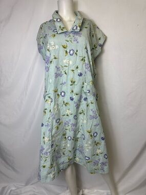 VINTAGE UNBRANDED LARGE  FLORAL SLEEVELESS FLORAL DRESS